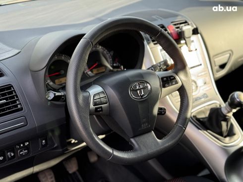 Toyota Auris 2010 черный - фото 17