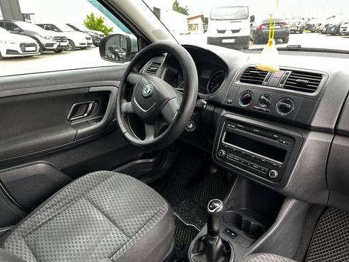 Skoda Fabia 2012 серый - фото 52