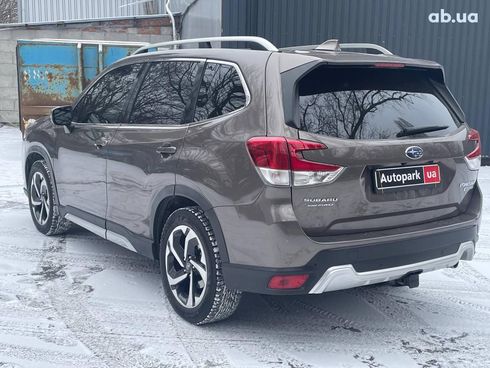 Subaru Forester 2022 коричневый - фото 8