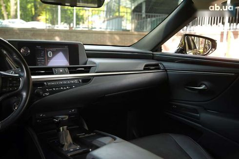 Lexus ES 2018 - фото 13