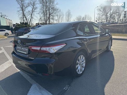 Toyota Camry 2019 - фото 6