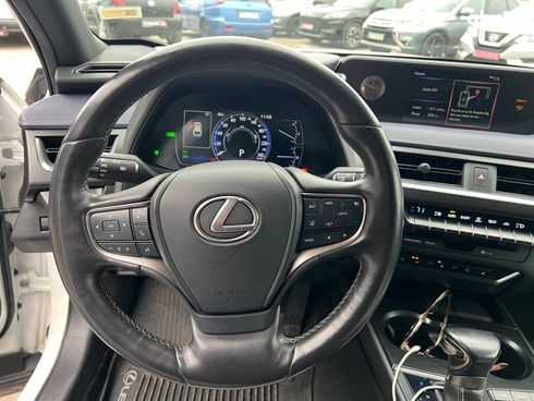 Lexus UX 2019 белый - фото 24