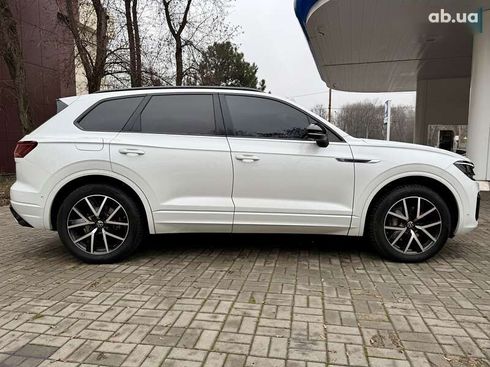 Volkswagen Touareg 2023 - фото 17