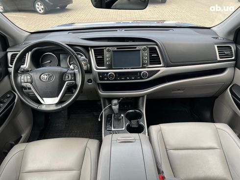 Toyota Highlander 2019 серый - фото 22