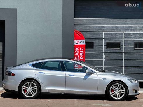 Tesla Model S 2015 - фото 11