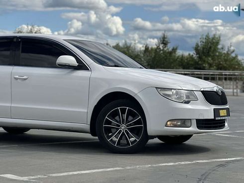 Skoda Superb 2010 - фото 11