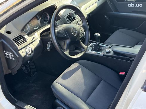 Mercedes-Benz C-Класс 2010 белый - фото 15