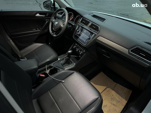 Volkswagen Tiguan 2021 белый - фото 45