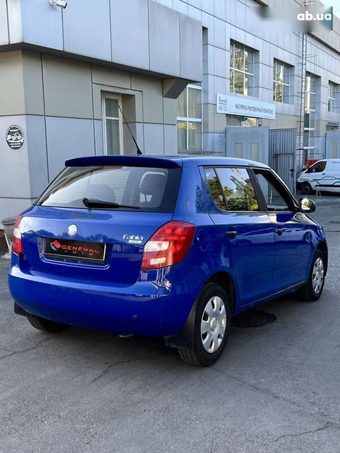 Skoda Fabia 2008 - фото 9
