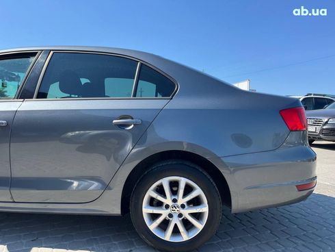 Volkswagen Jetta 2013 серый - фото 5