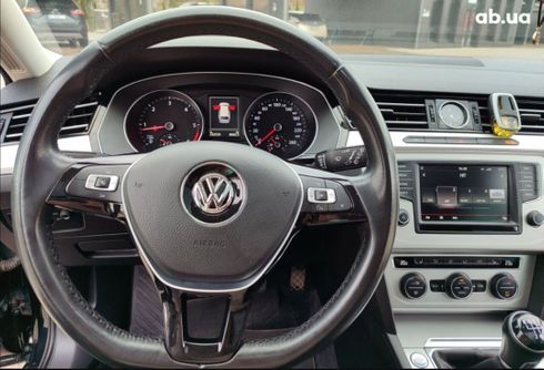 Volkswagen Passat 2016 черный - фото 17