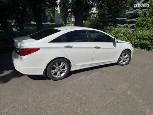 Hyundai Sonata 2011 белый - фото 5