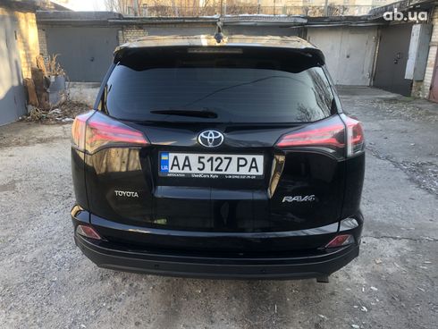 Toyota RAV4 2016 черный - фото 6