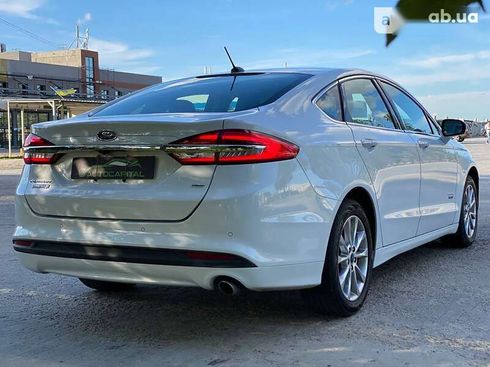 Ford Fusion 2017 - фото 10