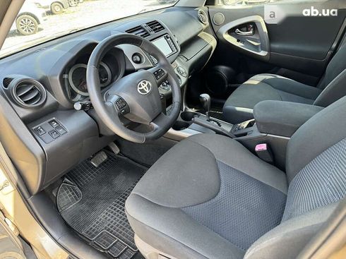 Toyota RAV4 2011 - фото 13