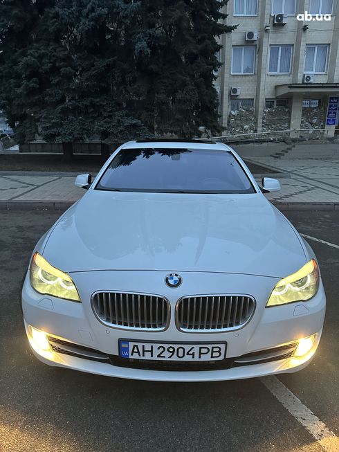 BMW 5 серия 2011 белый - фото 10