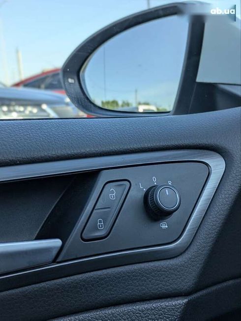 Volkswagen e-Golf 2018 - фото 15