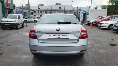Skoda Octavia 2019 - фото 18