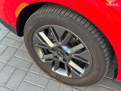 Kia Soul 2021 красный - фото 8