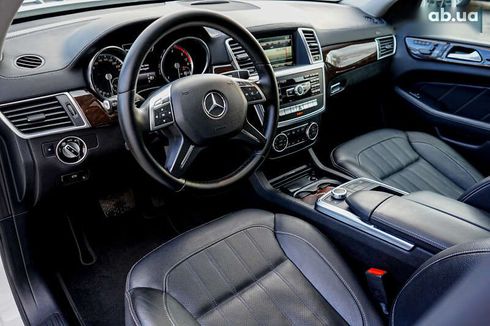 Mercedes-Benz GL-Класс 2015 - фото 18