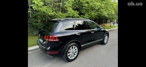 Volkswagen Touareg 2012 черный - фото 6