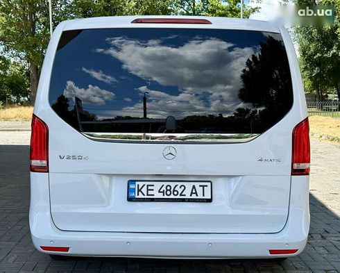 Mercedes-Benz V-Класс 2016 - фото 15
