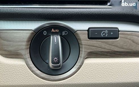 Volkswagen Passat 2017 - фото 18