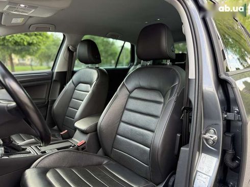 Volkswagen e-Golf 2020 - фото 17
