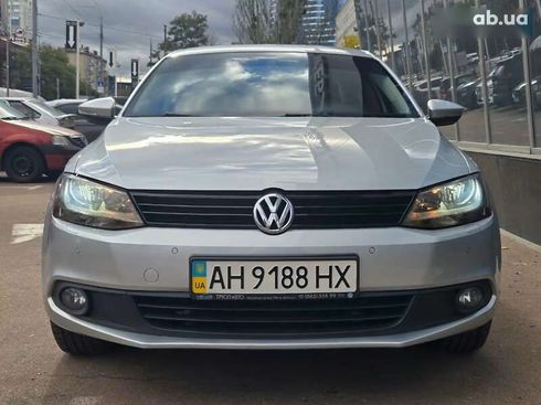 Volkswagen Jetta 2012 - фото 2