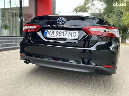 Toyota Camry 2020 - фото 19