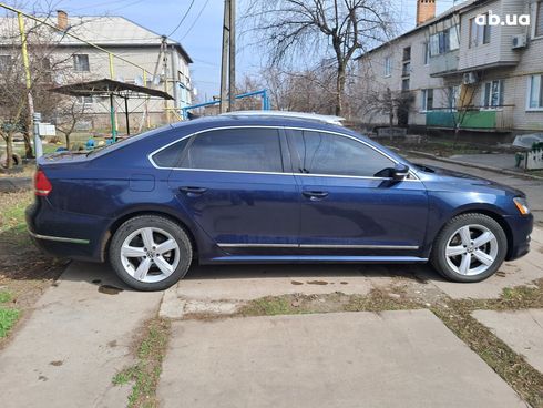 Volkswagen Passat 2014 синий - фото 17