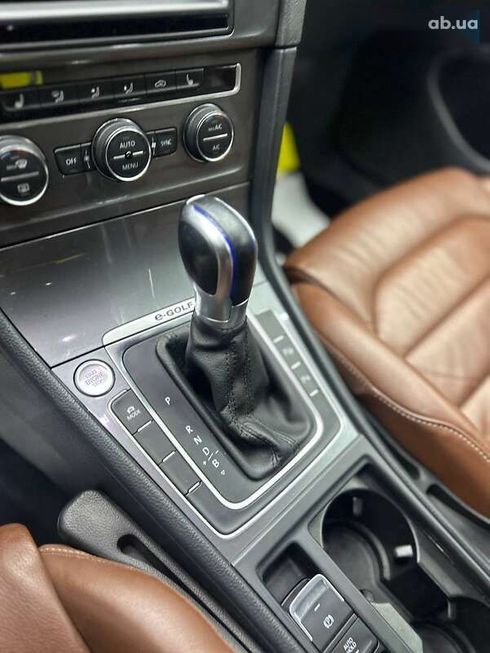 Volkswagen e-Golf 2015 - фото 12