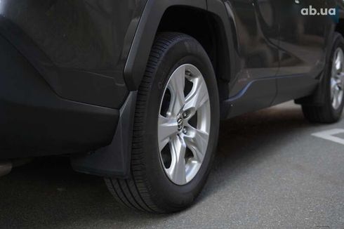 Toyota RAV4 2021 - фото 10
