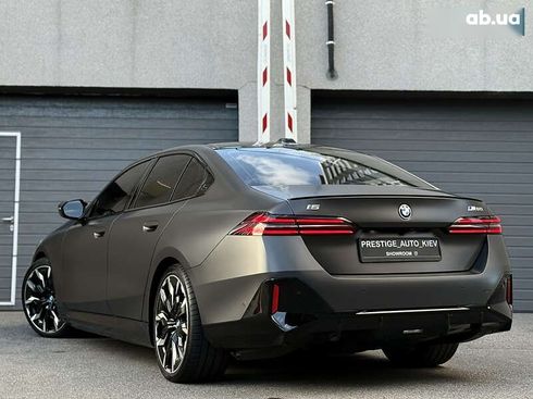 BMW i5 2023 - фото 30