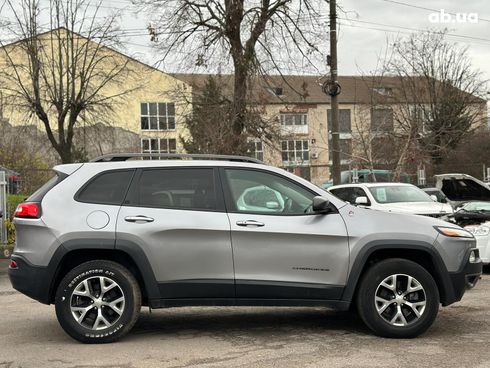 Jeep Cherokee 2018 серый - фото 38