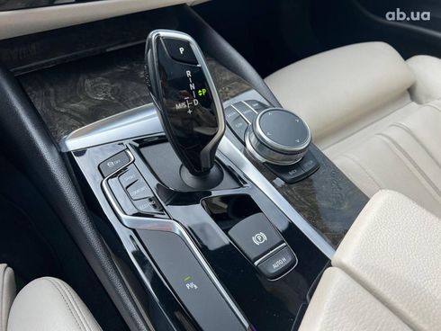 BMW 5 серия 2019 серый - фото 26