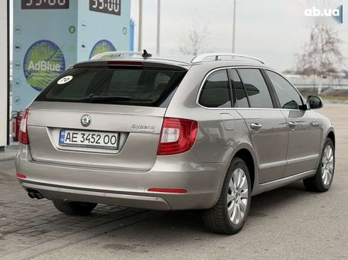 Skoda Superb 2012 - фото 14