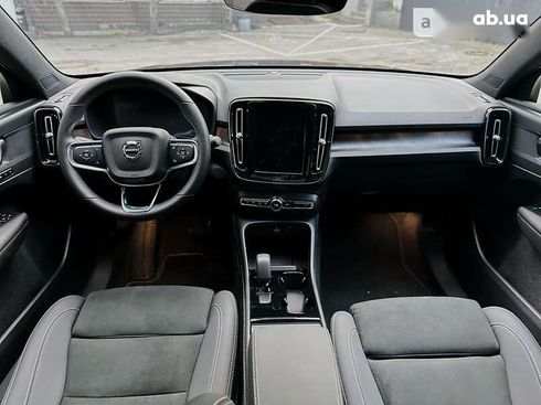 Volvo C40 2022 - фото 13