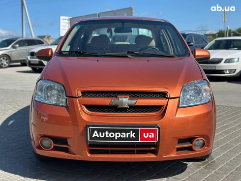 Chevrolet Aveo 2007 оранжевый - фото 2