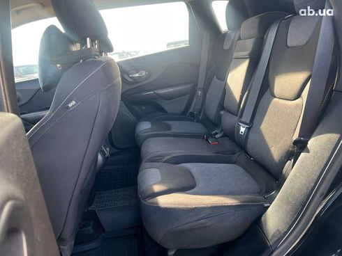 Jeep Cherokee 2013 черный - фото 28