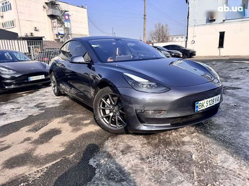 Tesla Model 3 2022 - фото 8