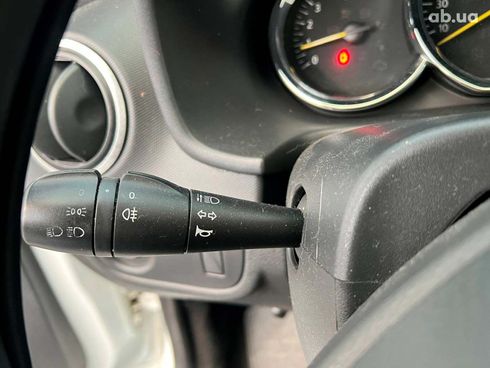 Renault Logan 2016 белый - фото 23