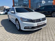 Продаж вживаних Volkswagen Passat 2018 року - купити на Автобазарі