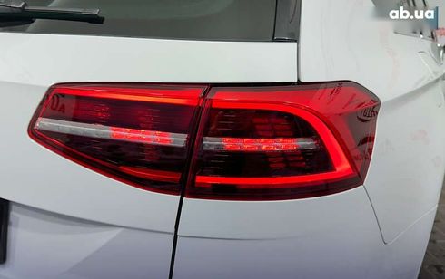 Volkswagen Passat 2019 - фото 19