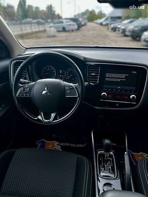 Mitsubishi Outlander 2021 - фото 23