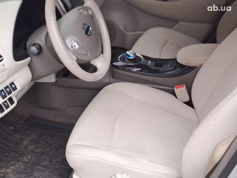 Nissan Leaf 2012 серый - фото 10