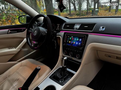 Volkswagen Passat 2012 белый - фото 34