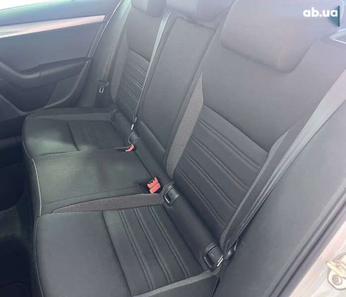 Skoda Octavia 2018 - фото 23