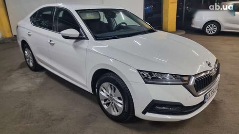 Skoda Octavia 2021 - фото 6