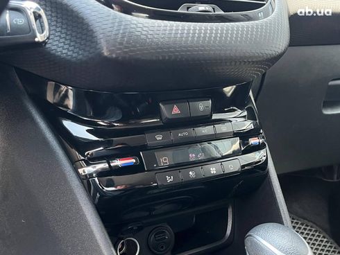 Peugeot 2008 2018 серый - фото 16